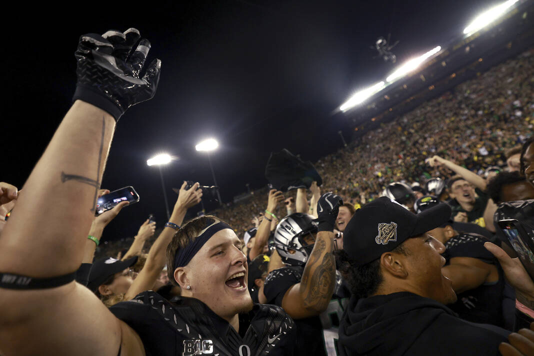 AP Top 25 Extra Points As 4th team to reach No. 1 this season, Oregon